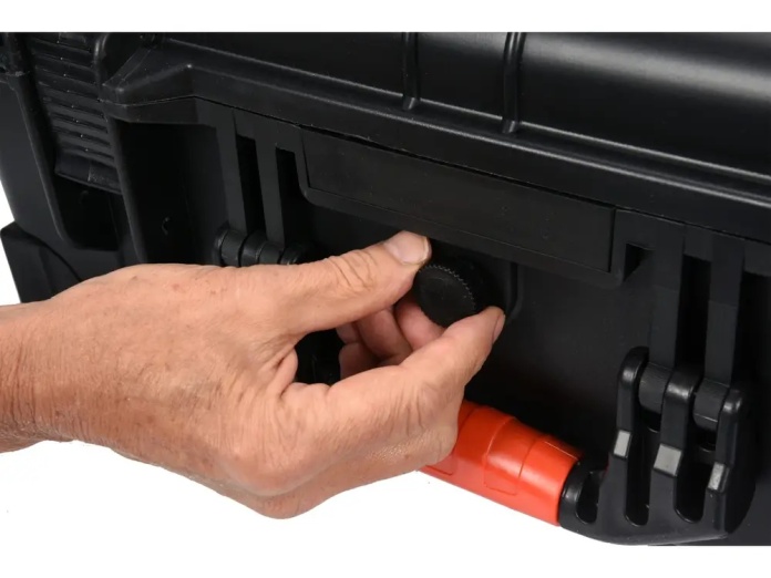 Hermetyczna konstrukcja YT-08905 chroni zawartość nawet w ekstremalnych warunkach.